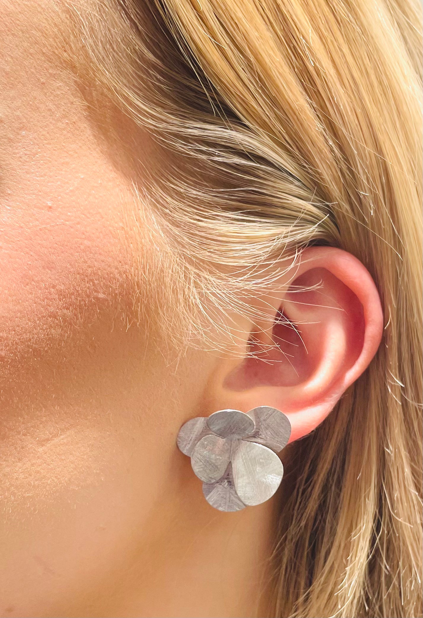 Flower earring