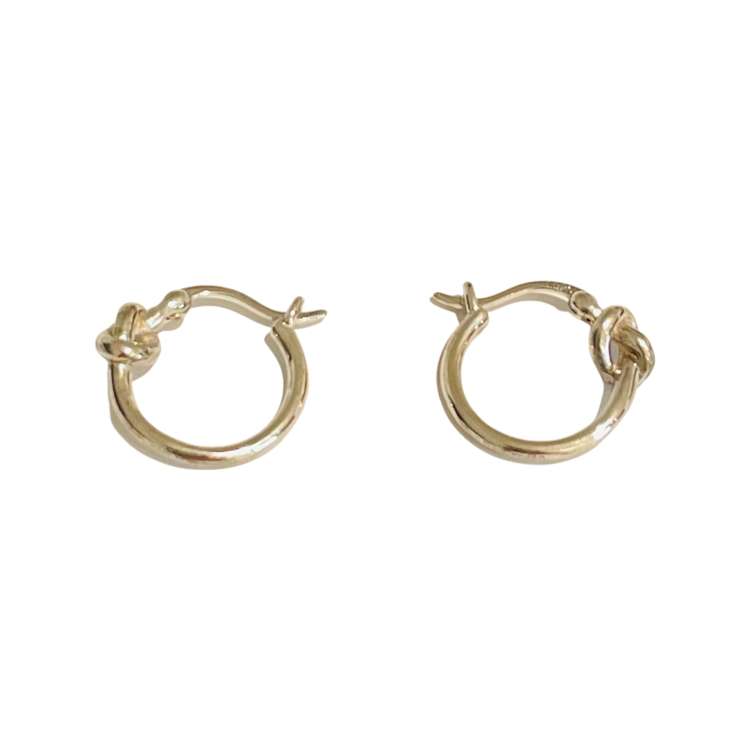 Knot earring